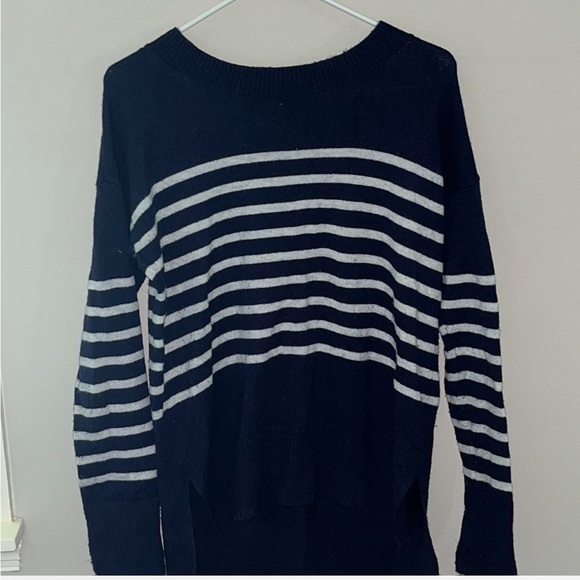 Sweater - Picture 3 of 4